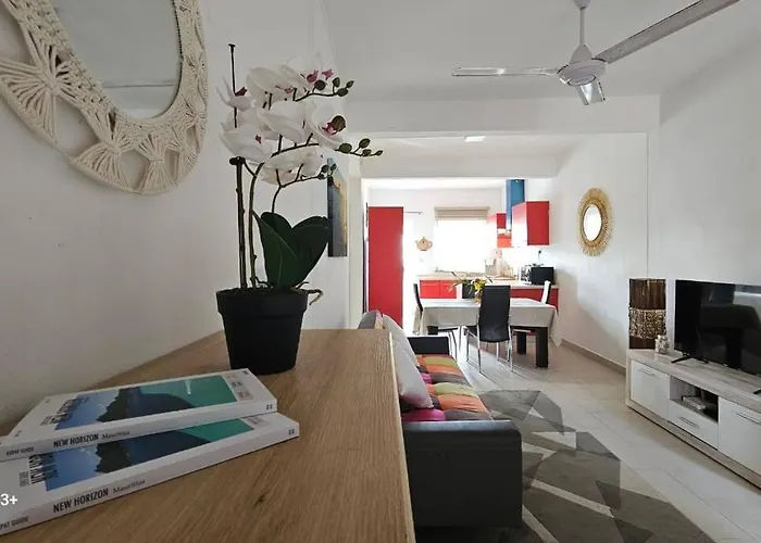 Retro Paradise - 200M To Beach