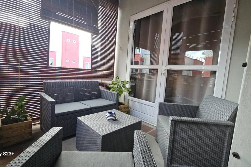 Apartament Retro Paradise - 200m To
